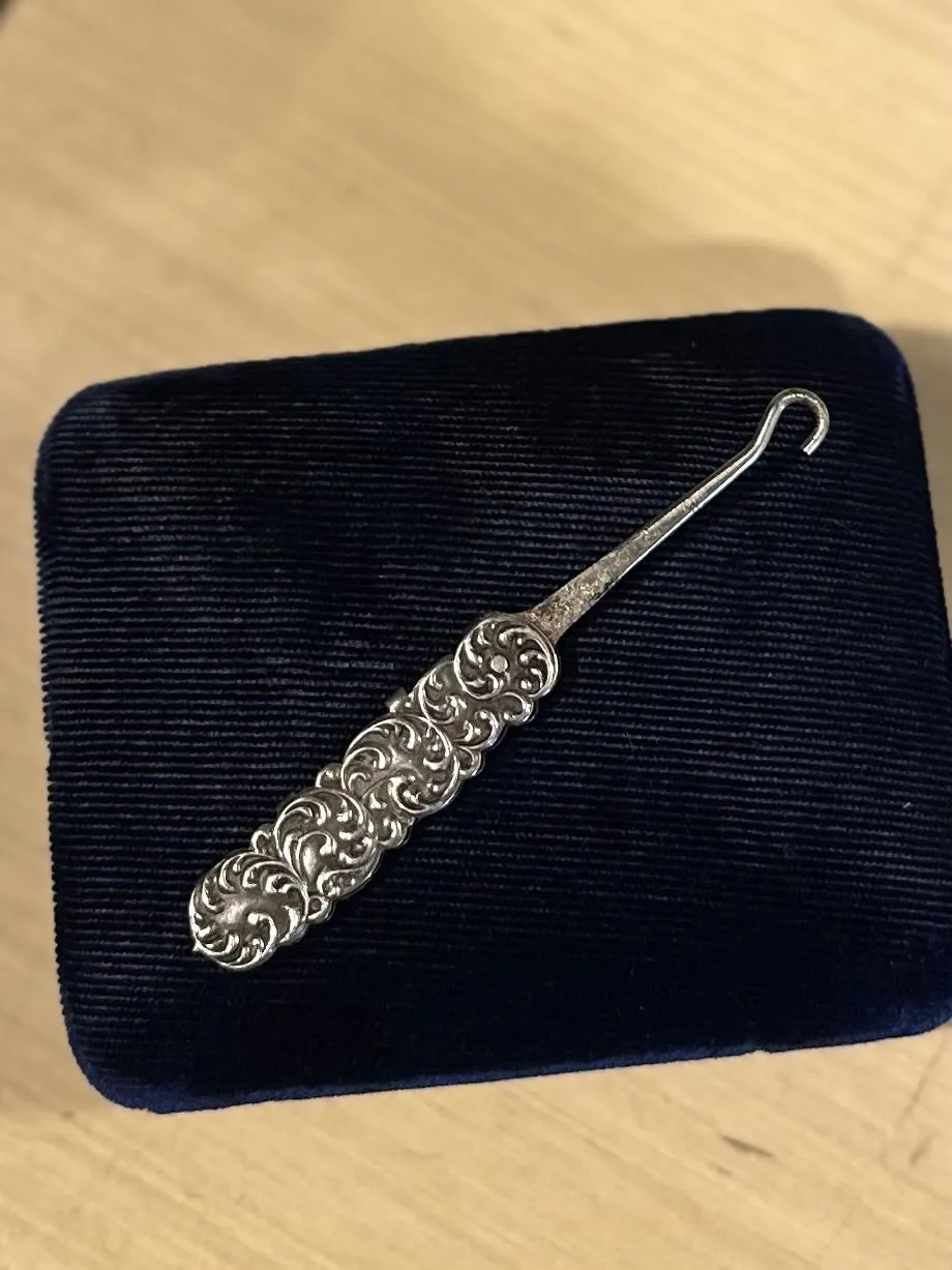 Antique Victorian Art Nouveau P&P Sterling Silver Scroll Design Folding Button Hook Monogrammed Engraved Initials BR