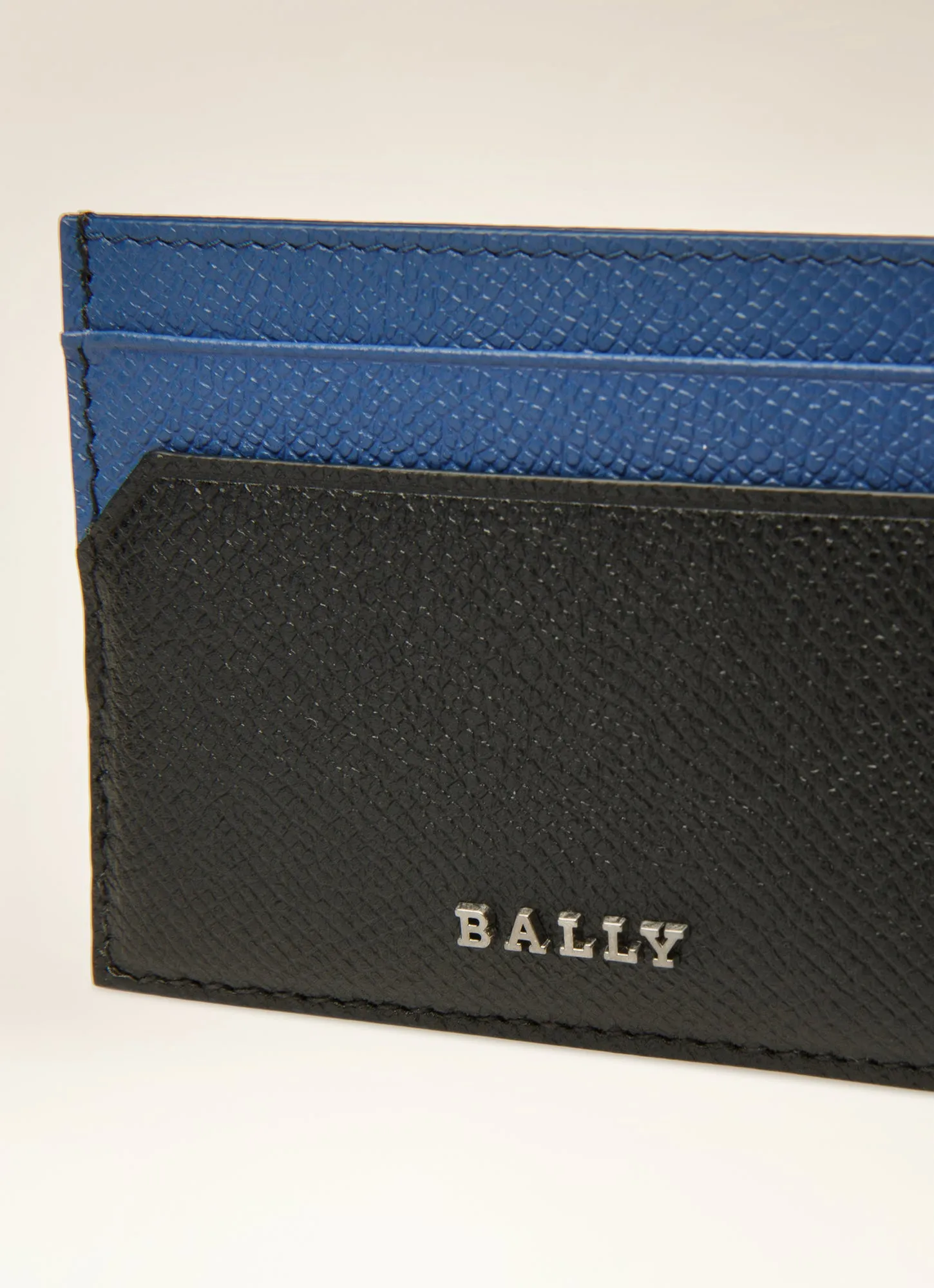 Bhar.Es - Business Card Holder