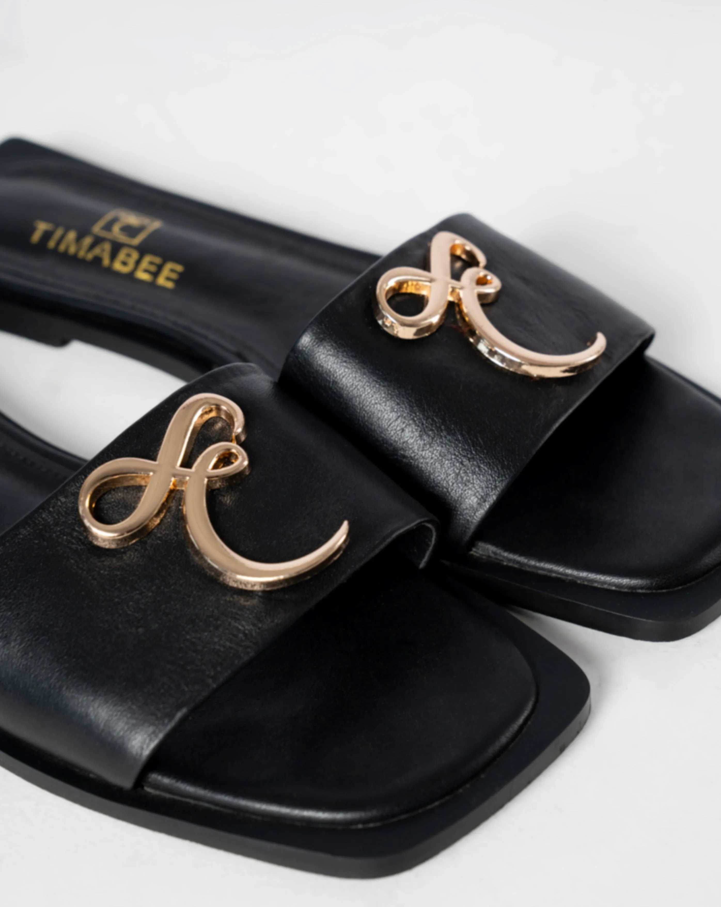 BLACK CHARLOT SLIDES