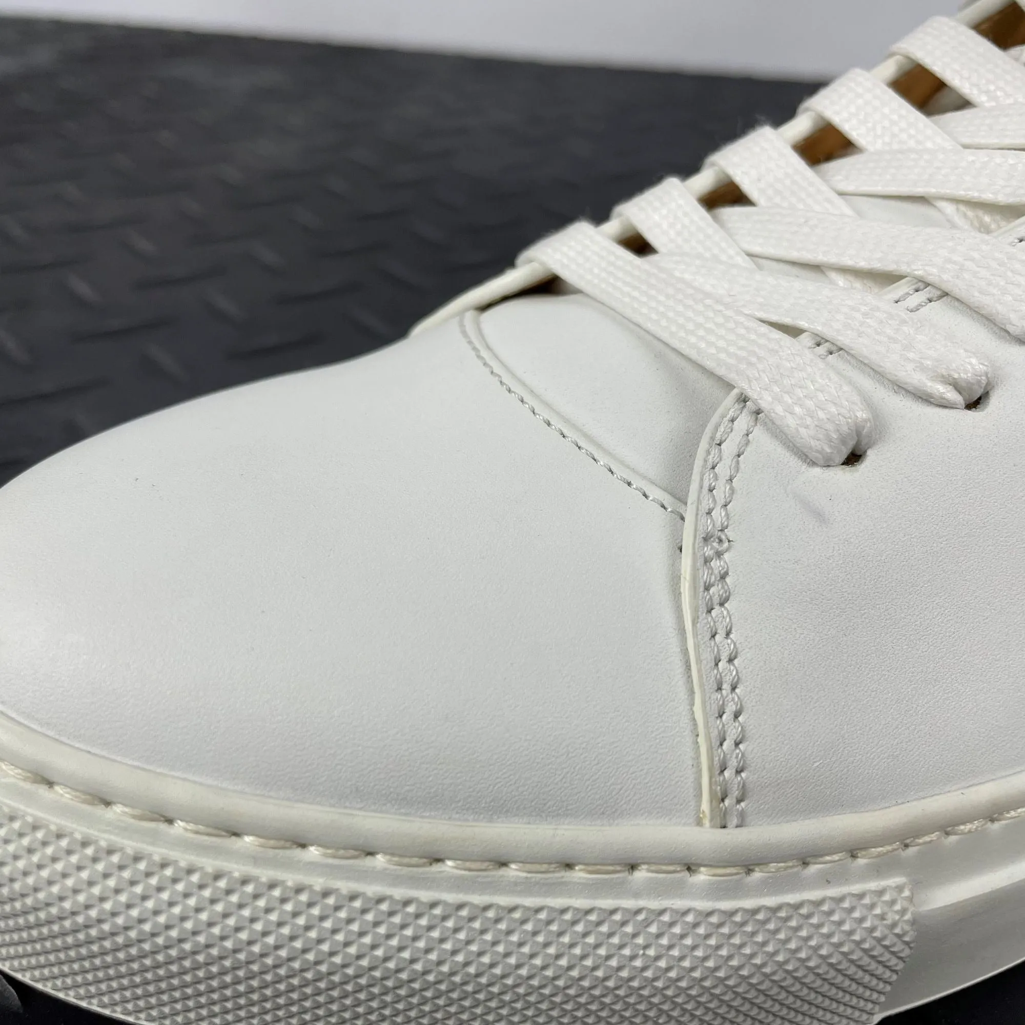 Buscemi Mens 100MM Buckle White Leather Sneakers Sample w/ Defect