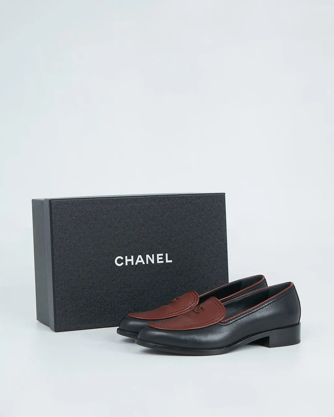 Chanel Brown/Black Leather CC Logo Loafer - 37