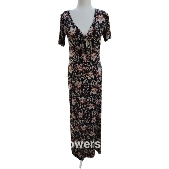 Express Floral Maxi Dress with V-Neckline and Keyhole