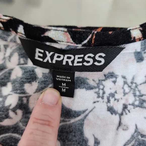 Express Floral Maxi Dress with V-Neckline and Keyhole