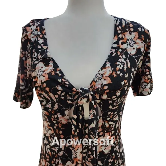 Express Floral Maxi Dress with V-Neckline and Keyhole