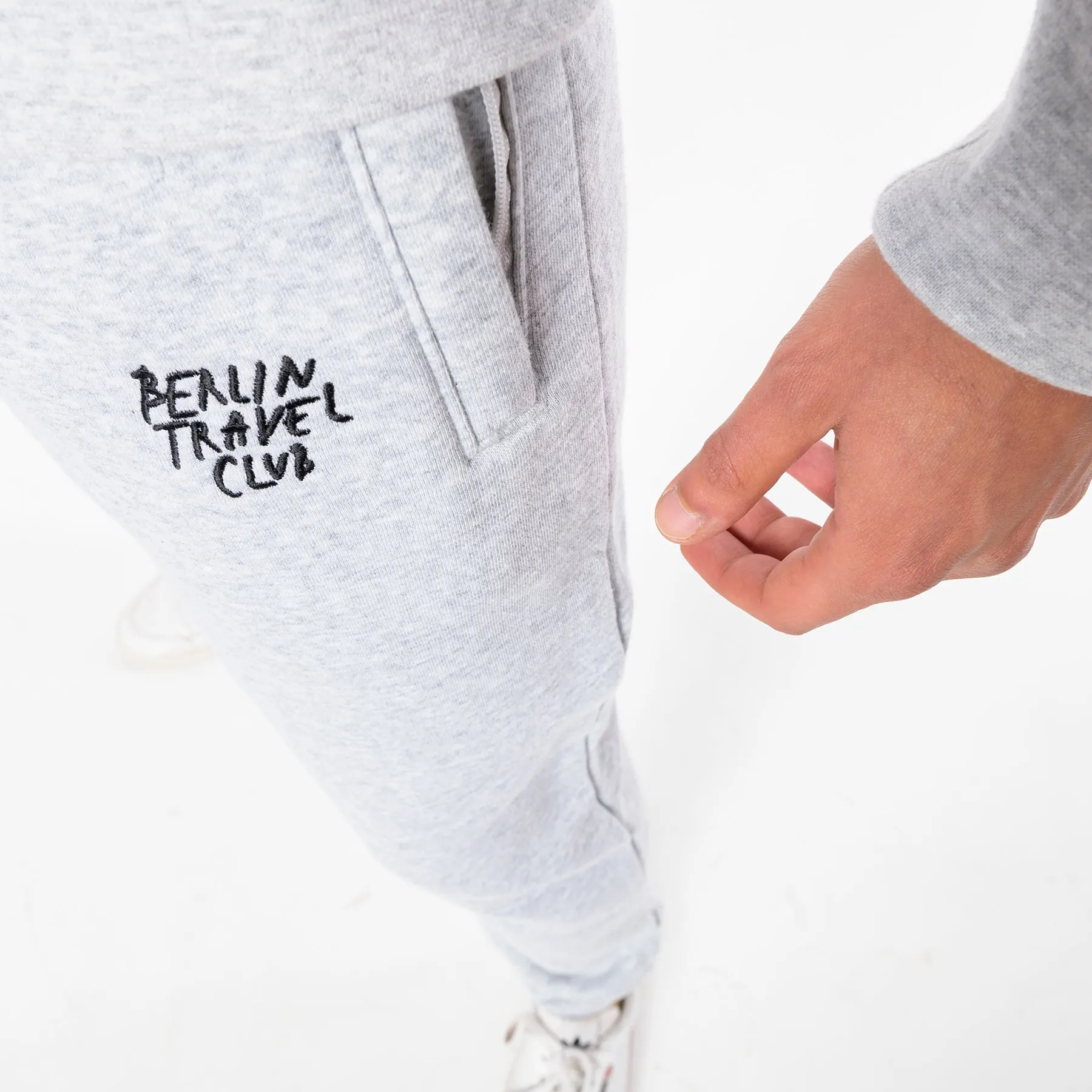 Jog Pants “Berlin Travel Club” - light oxford