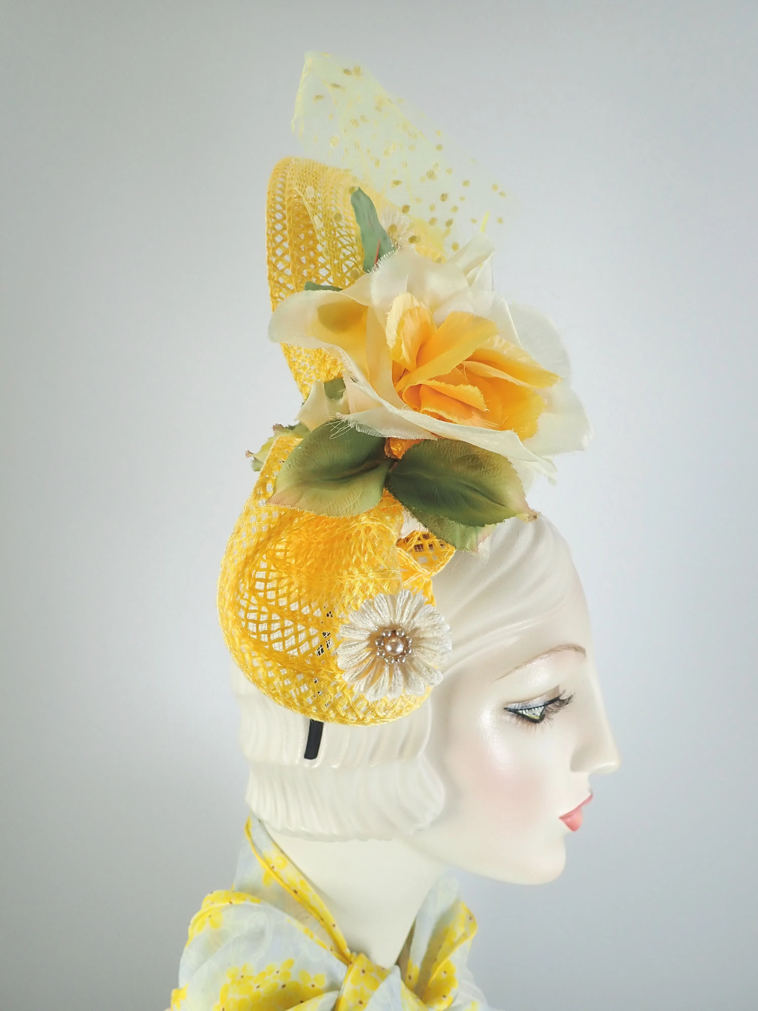 Kentucky Derby Fascinator Hat for Women. Yellow Kentucky Derby Hat. Statement Hat Kentucky Derby