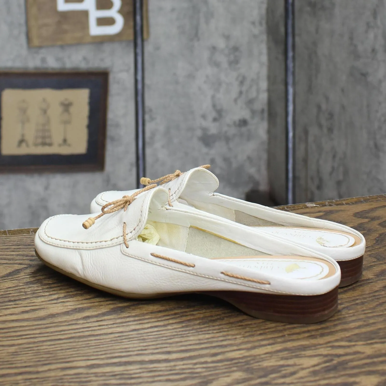 Liz Claiborne Womens Vintage Flex Dome Slip On Loafers White / Palomino 6M