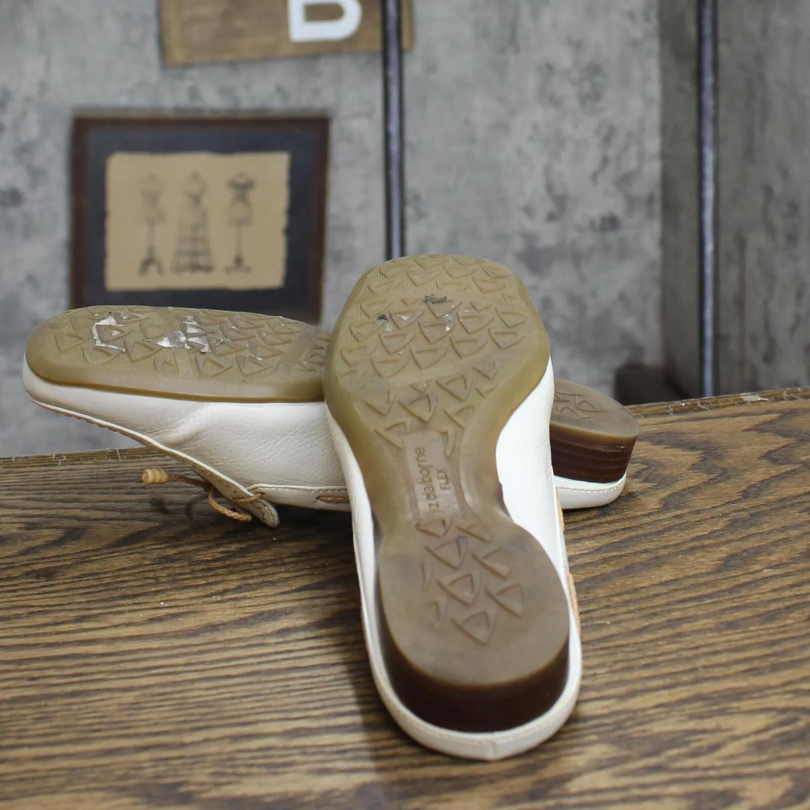 Liz Claiborne Womens Vintage Flex Dome Slip On Loafers White / Palomino 6M