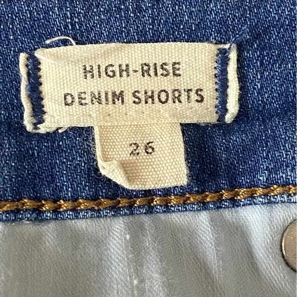 Madewell High-Rise Denim Shorts in Derby Wash: Button-Front Edition Sz 26