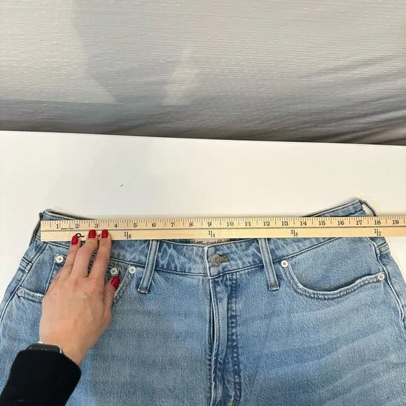 Madewell The Curvy Perfect Vintage Jean Size 33 Bradwell Wash Blue Distressed