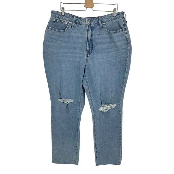 Madewell The Curvy Perfect Vintage Jean Size 33 Bradwell Wash Blue Distressed