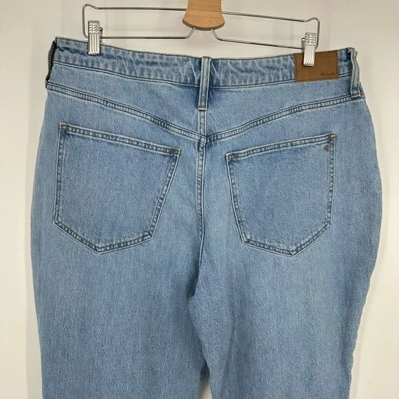 Madewell The Curvy Perfect Vintage Jean Size 33 Bradwell Wash Blue Distressed