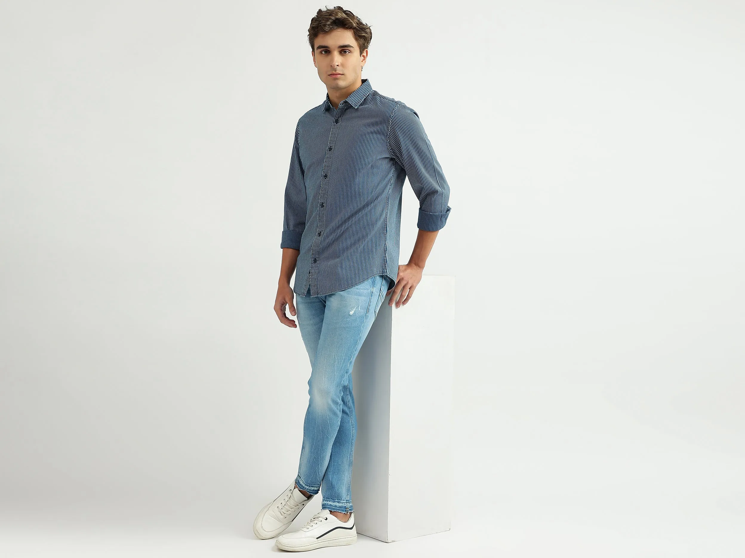 Men Striped Spread Collar Shirt