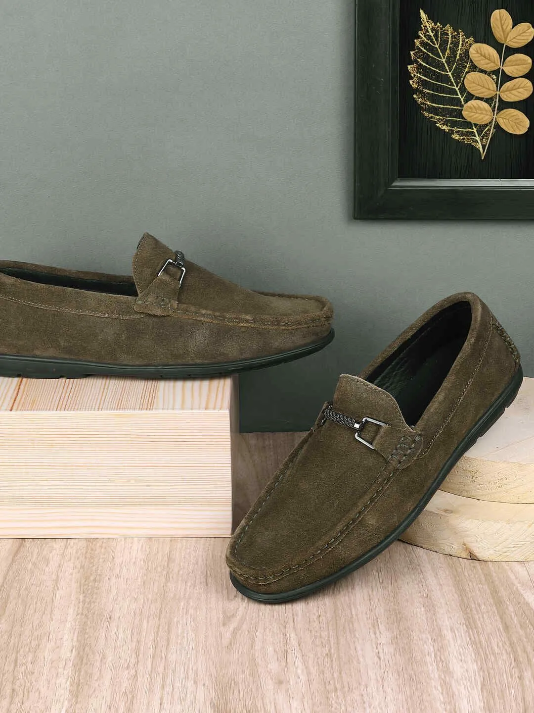 Metro Men Textured Leather Loafers