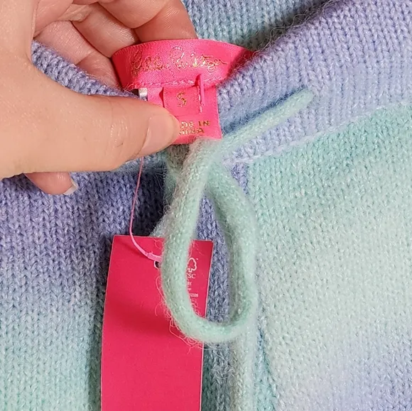 NEW Lilly Pulitzer Wanetta Ombre Surf Blue Sweater Shorts Size Small