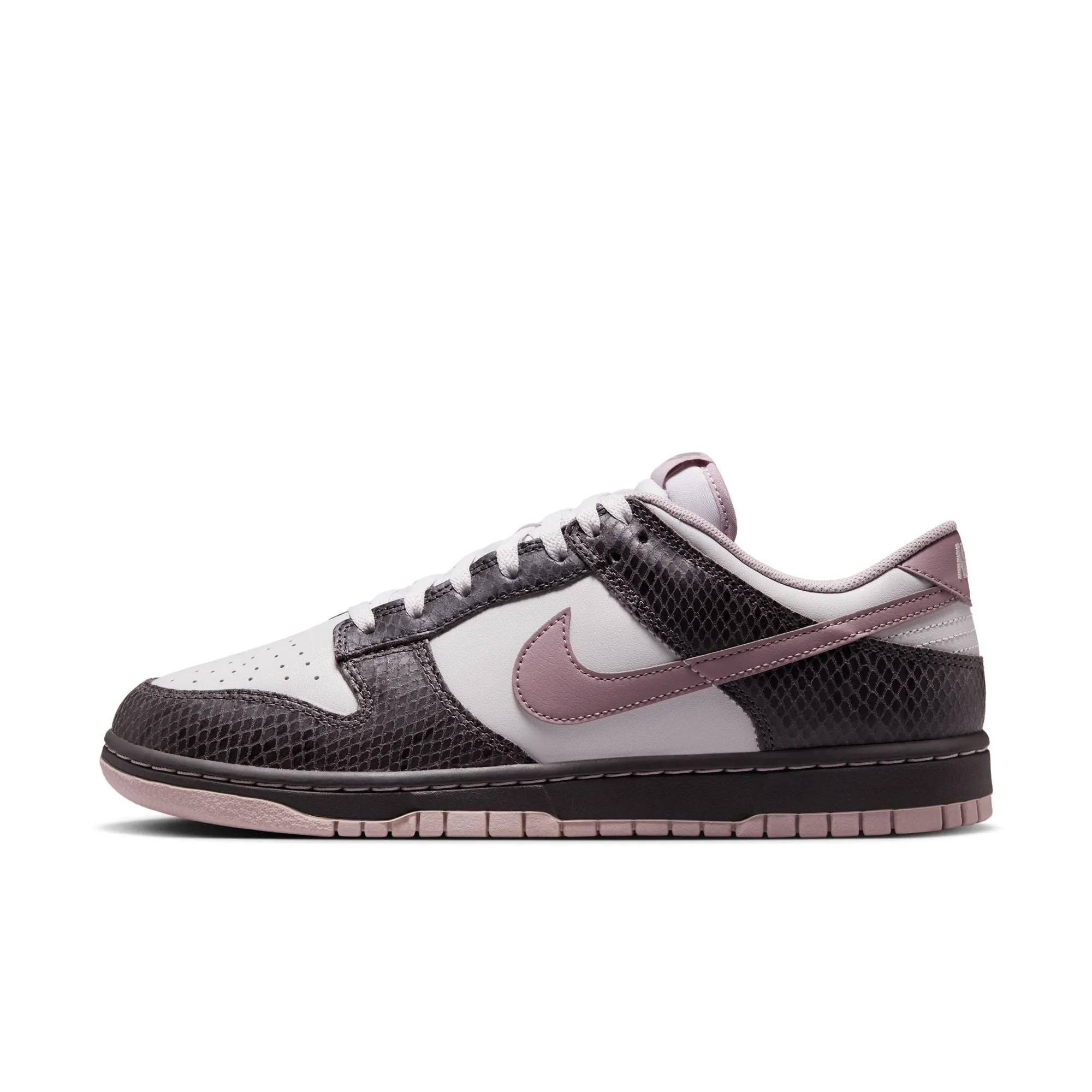NIKE DUNK LOW SE HV6932-299 "MEDIUM ASH VIOLET SNAKESKIN" - MEDIUM ASH/TAUPE GREY/VAST GREY/PLATINUM TINT