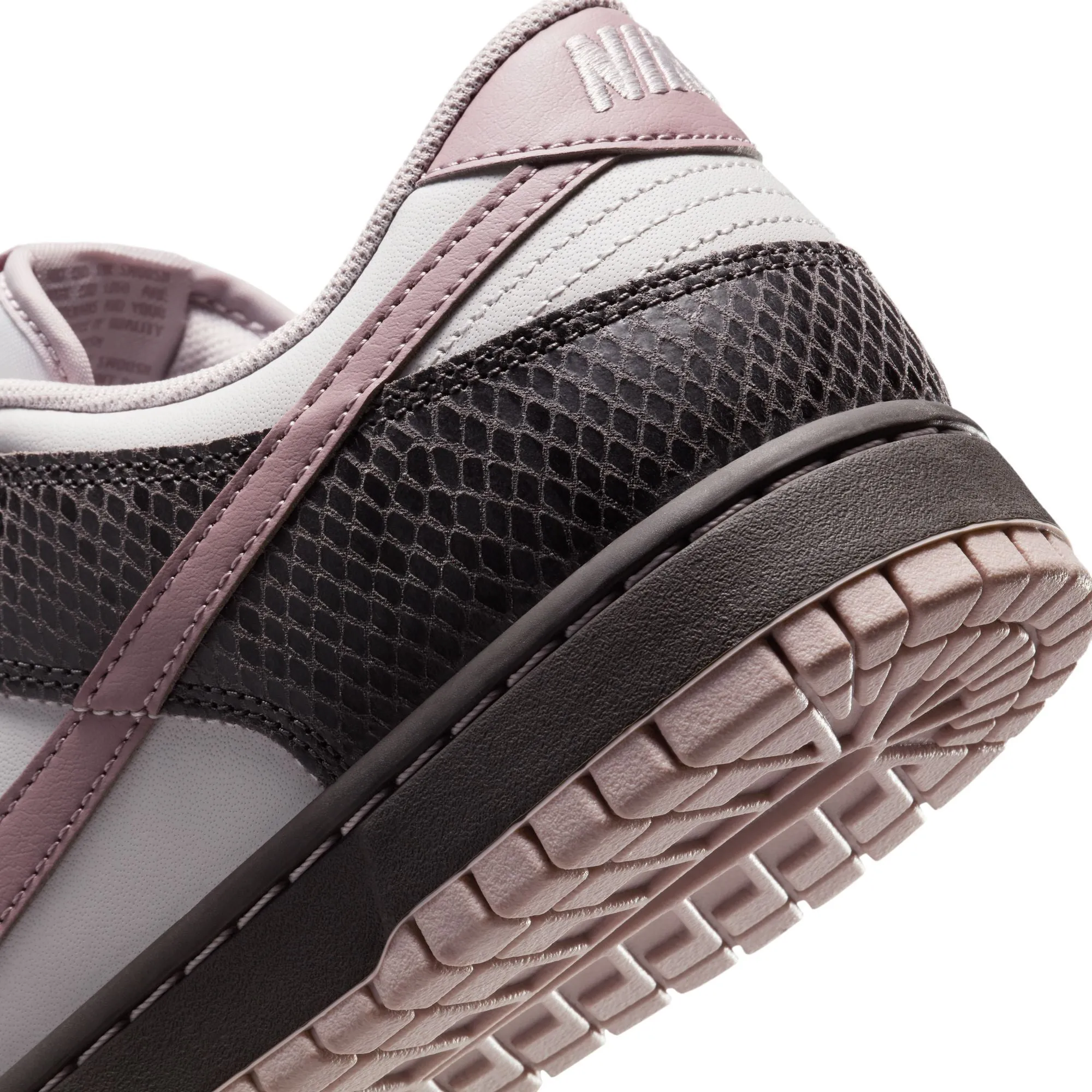 NIKE DUNK LOW SE HV6932-299 "MEDIUM ASH VIOLET SNAKESKIN" - MEDIUM ASH/TAUPE GREY/VAST GREY/PLATINUM TINT