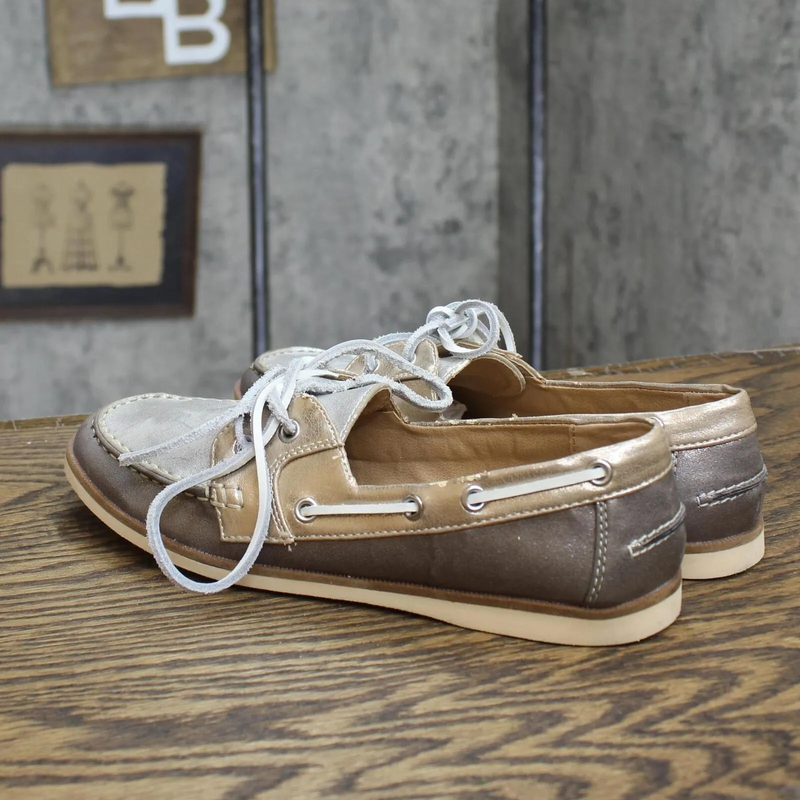 Nine West Womens Vintage TONYGD Shiny Boat Shoes Silver / Gold 6.5M