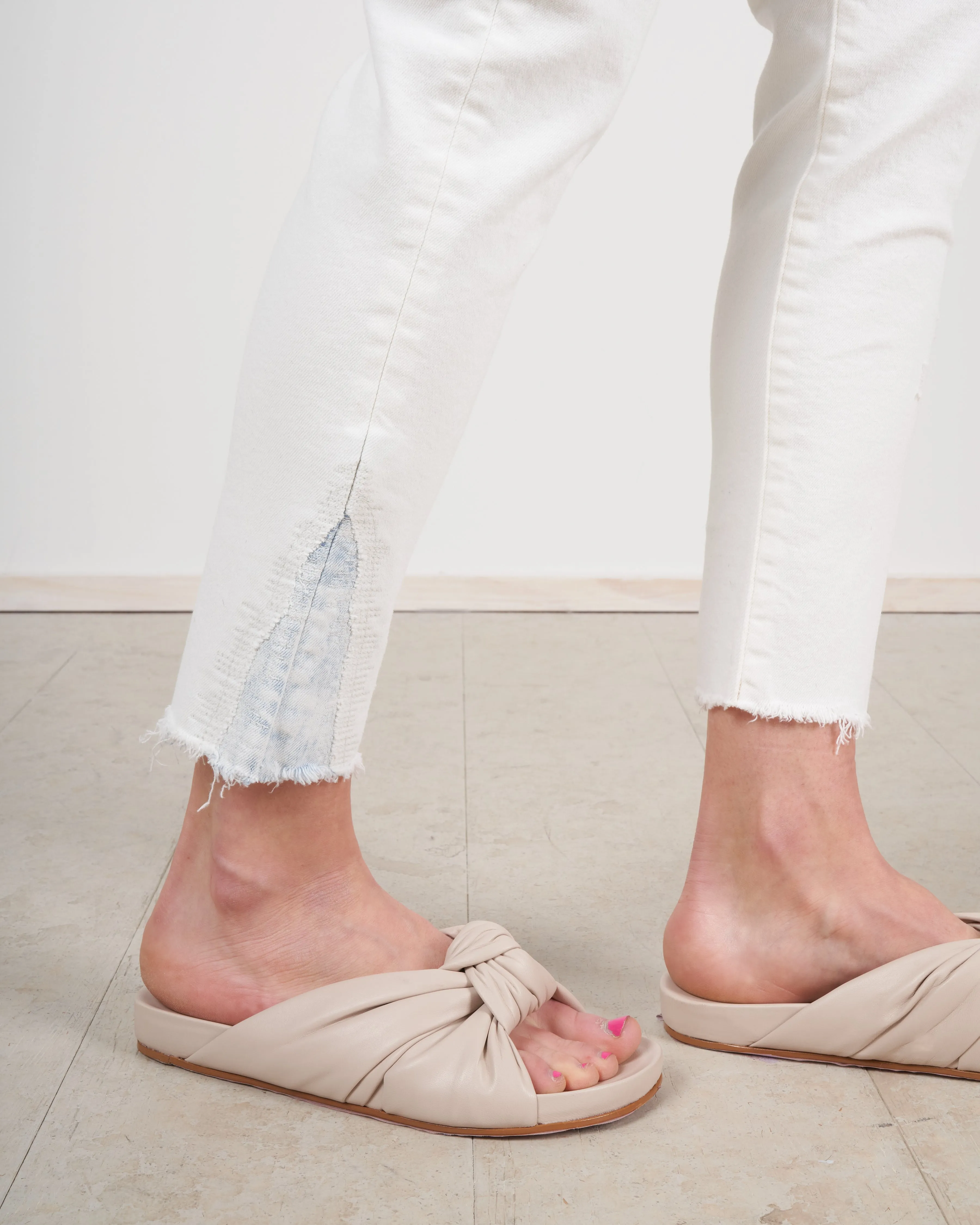 nora anatomic flat slide sandal - cocco leather