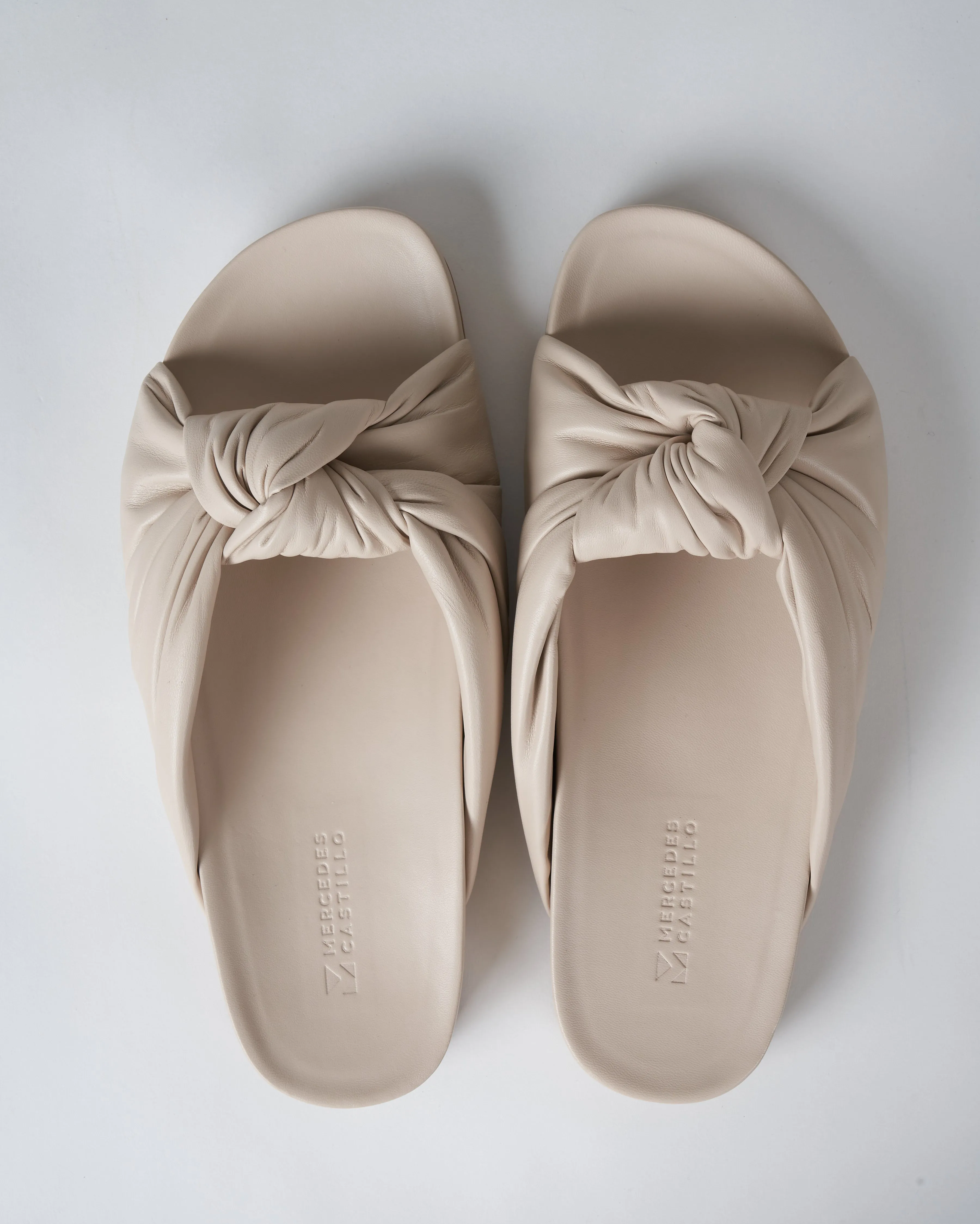 nora anatomic flat slide sandal - cocco leather