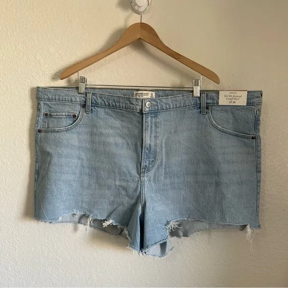 NWT Abercrombie &amp; Fitch 90’s High Rise Relaxed Fit Cut Off Denim Jean Shorts 37