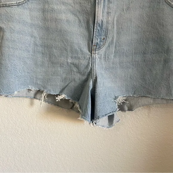 NWT Abercrombie &amp; Fitch 90’s High Rise Relaxed Fit Cut Off Denim Jean Shorts 37
