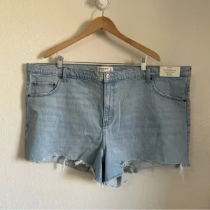 NWT Abercrombie &amp; Fitch 90’s High Rise Relaxed Fit Cut Off Denim Jean Shorts 37