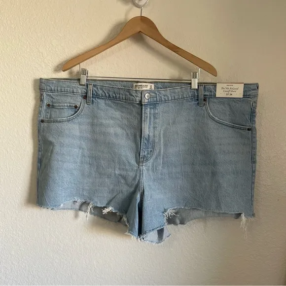 NWT Abercrombie &amp; Fitch 90’s High Rise Relaxed Fit Cut Off Denim Jean Shorts 37