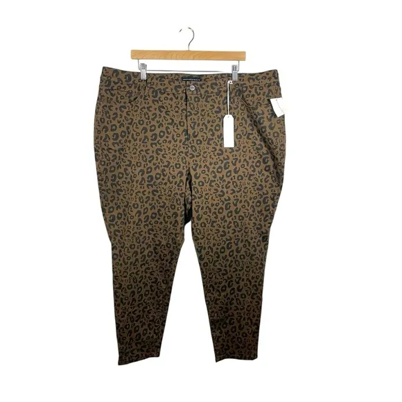 NWT Sanctuary Denim Social Standard High Rise Ankle Jeans Leopard Size 24W