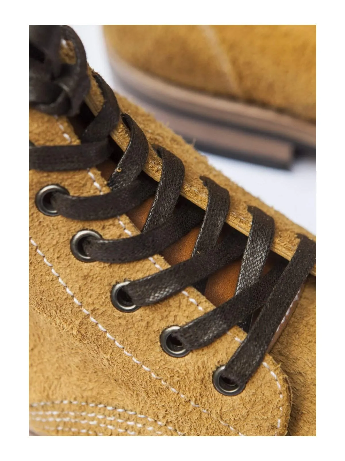 Santalum Boondockers Boots Tan Roughout