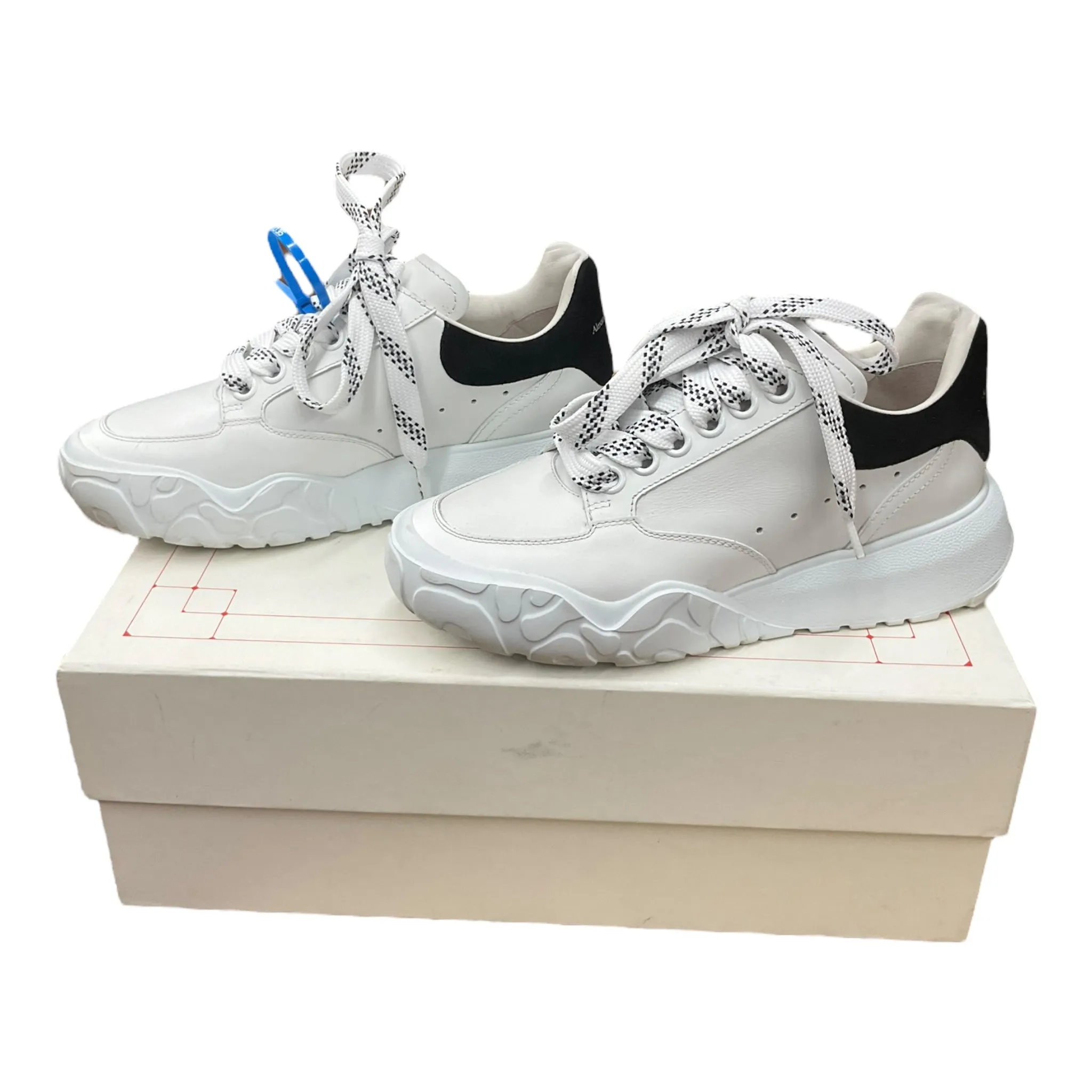 Shoes Luxury Designer By Alexander Mcqueen In White, Size: 5