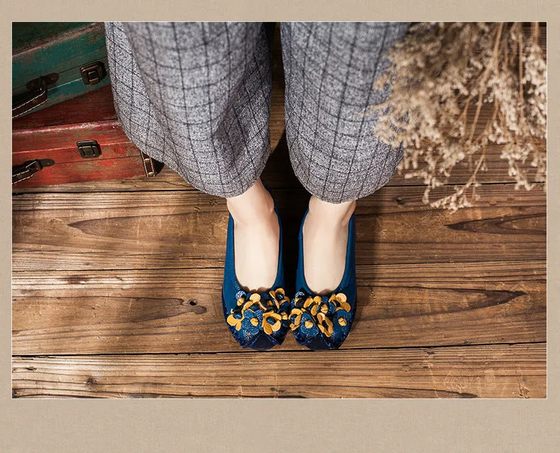 Solid Color Retro Flower Leather Shoes Shallow Mouth Round Toe Slip-on Leather Shoes