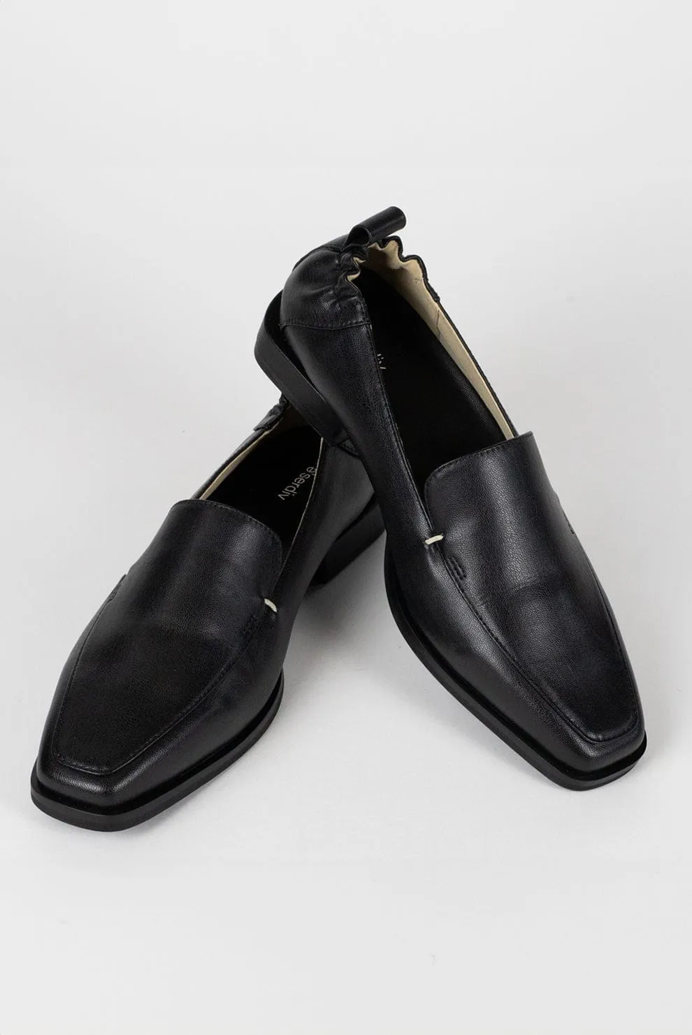 The Vegan Apple Leather Loafer | Black