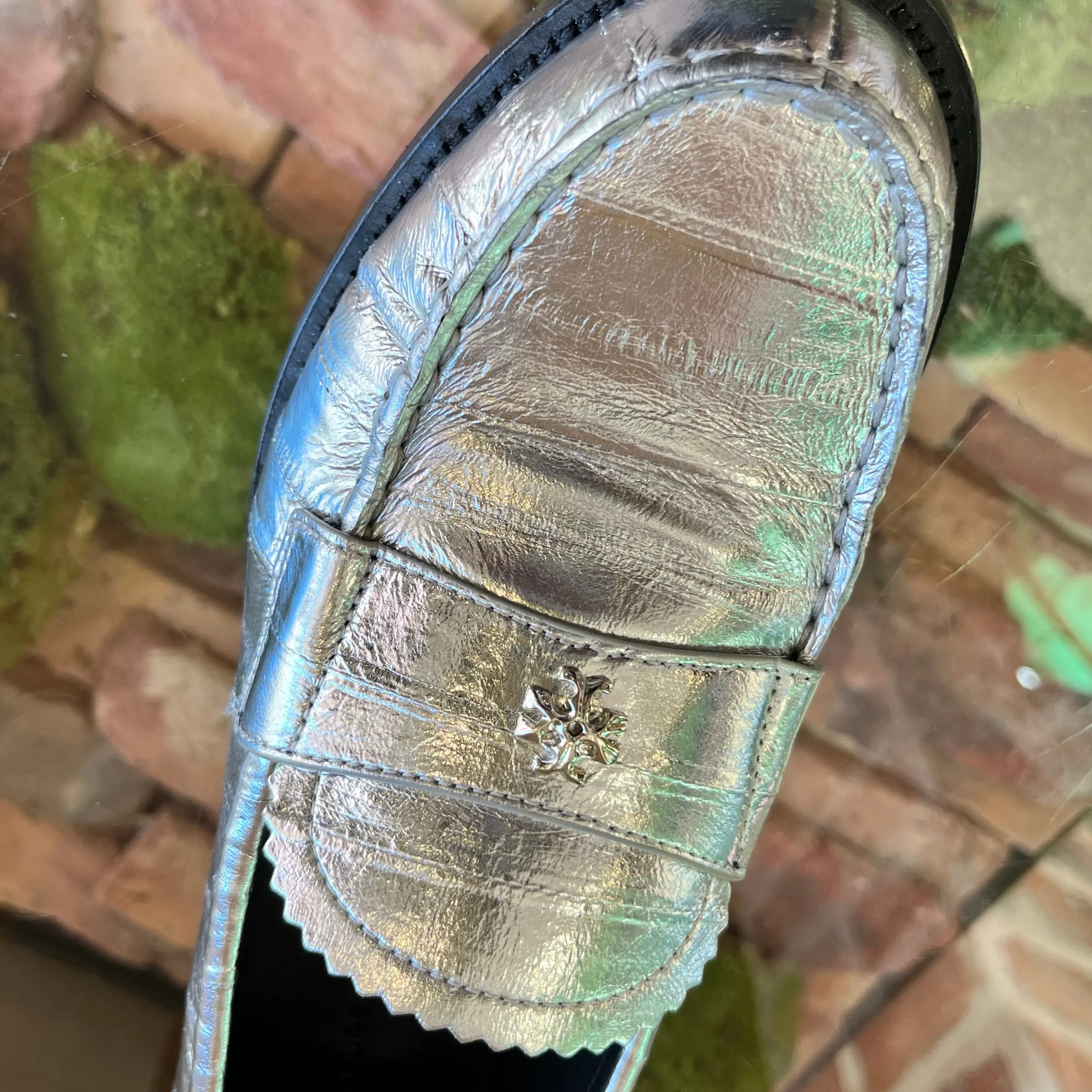 TORY BURCH Silver Ballet Loafers SZ 8.5