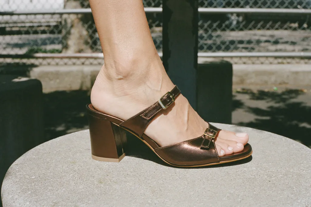 UNA SANDAL, MORO