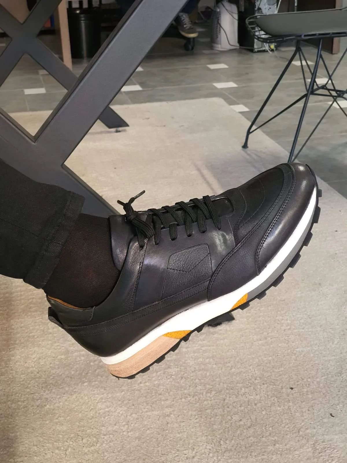 Vicenza Laced Leather Shoes - Timeless Elegance in Black