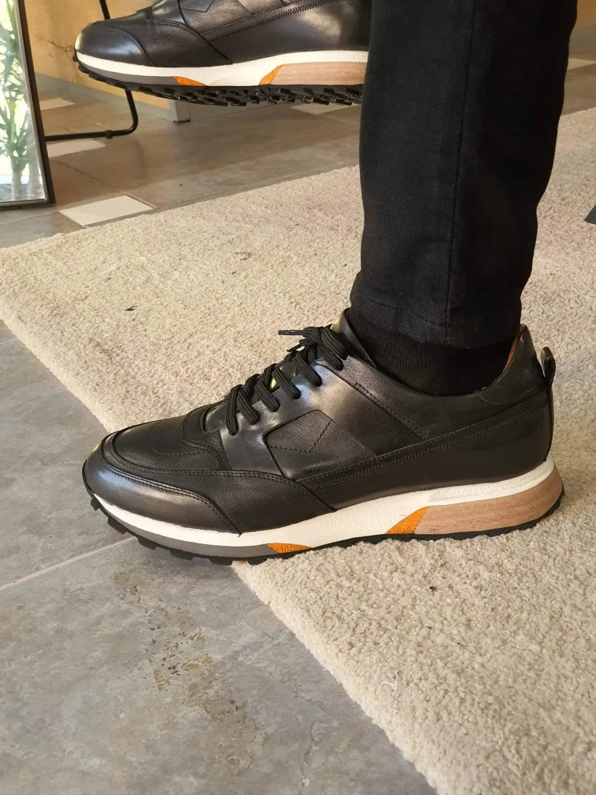 Vicenza Laced Leather Shoes - Timeless Elegance in Black