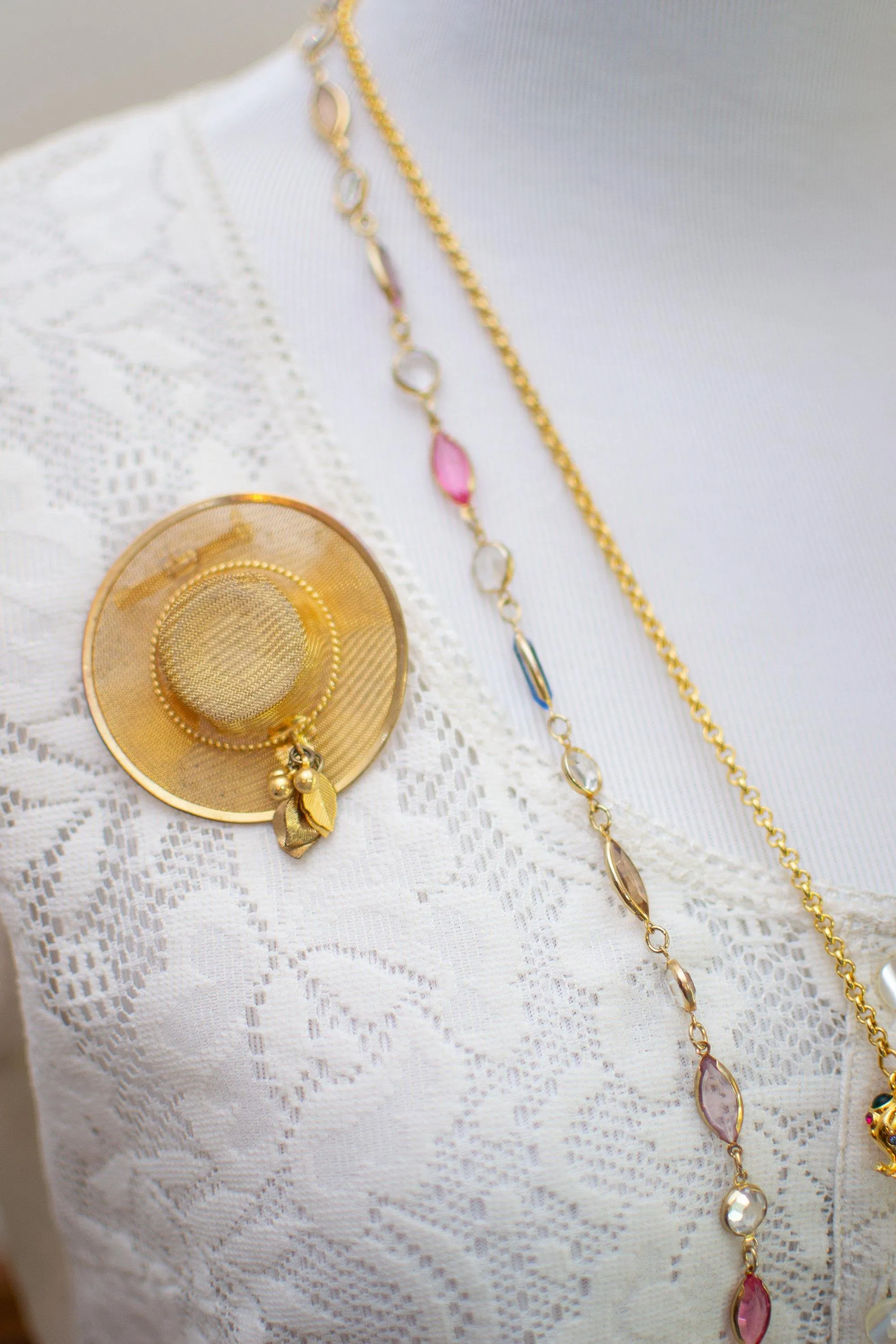 Vintage Gold Tone Hat Brooch
