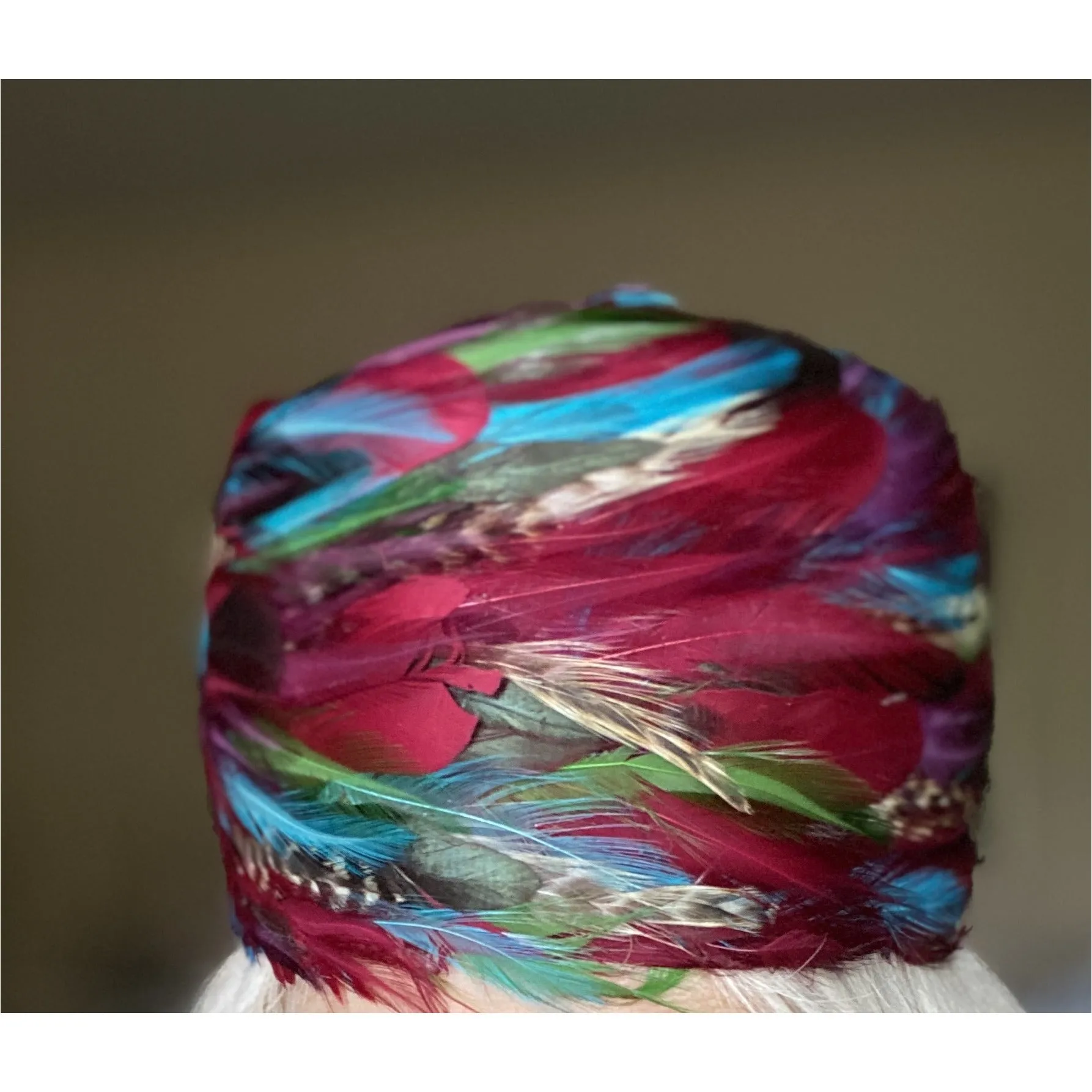 VTG 1950s Pheasant Feather Cloche Red Turquoise Green Church Stunning Large