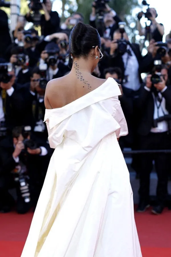 White Rihanna Off The Shoulder Dress Cape Prom Best Red Carpet Celebrity Formal Dress Cannes