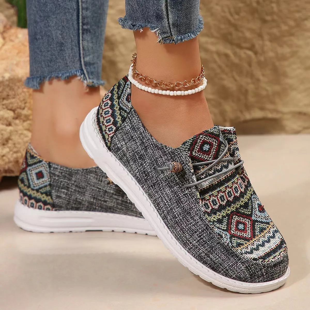 Women's Lightweight Geometric Round Toe Flat Slip-On Shoes