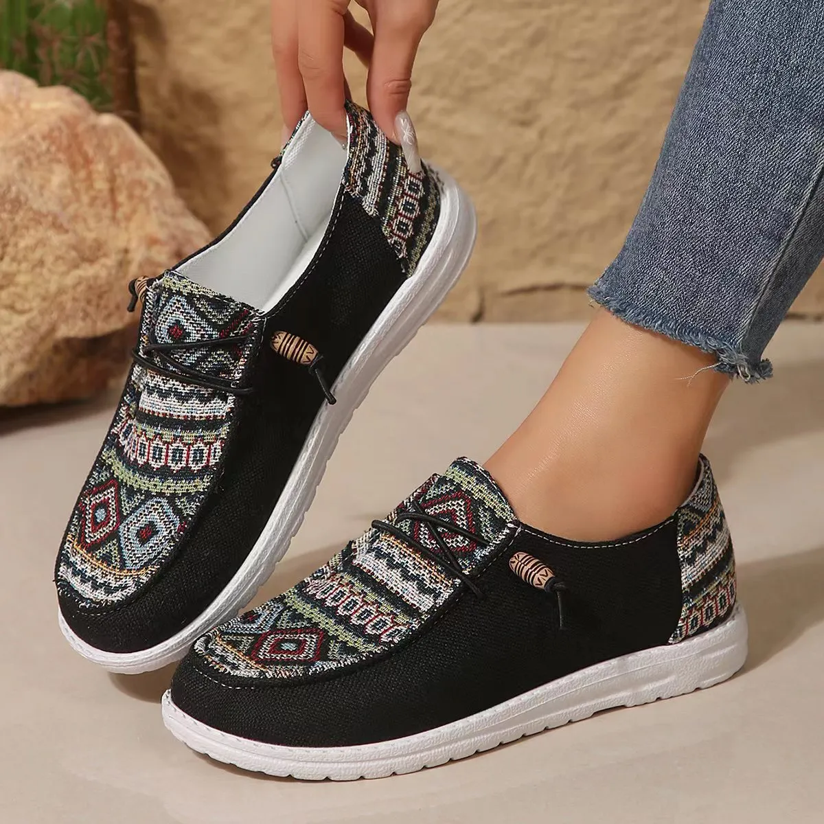 Women's Lightweight Geometric Round Toe Flat Slip-On Shoes
