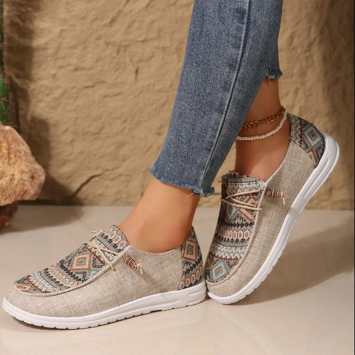Women's Lightweight Geometric Round Toe Flat Slip-On Shoes